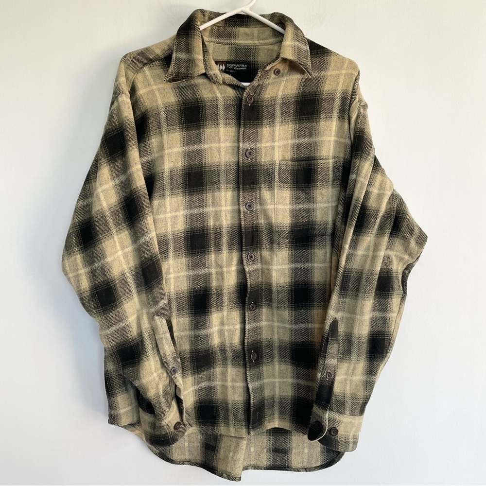 Banana Republic Cabinwear Men’s Flannel Yellow Black Button Down Shirt Size M